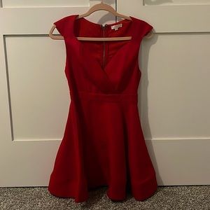 Wore a few times, very flattering and classy!